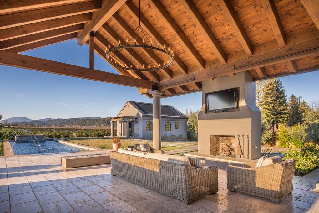 550 Zinfandel Lane in St. Helena